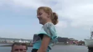 Porno film - Teambuilding door een gangbang met Pearly Porno film - Teambuilding door een gangbang met Pearly