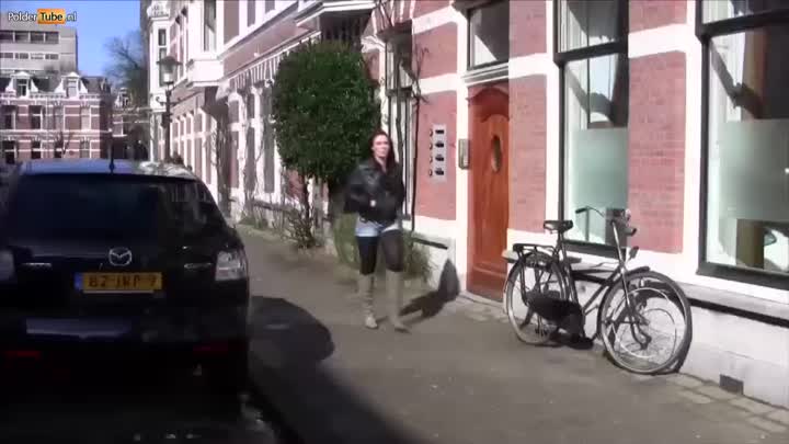 Jill viert Steak en Blowjob day met een rauwe gangbang