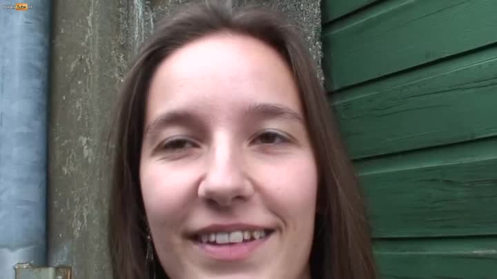 Vlaamse meid wil de Don en Ad lift wedstrijd winnen